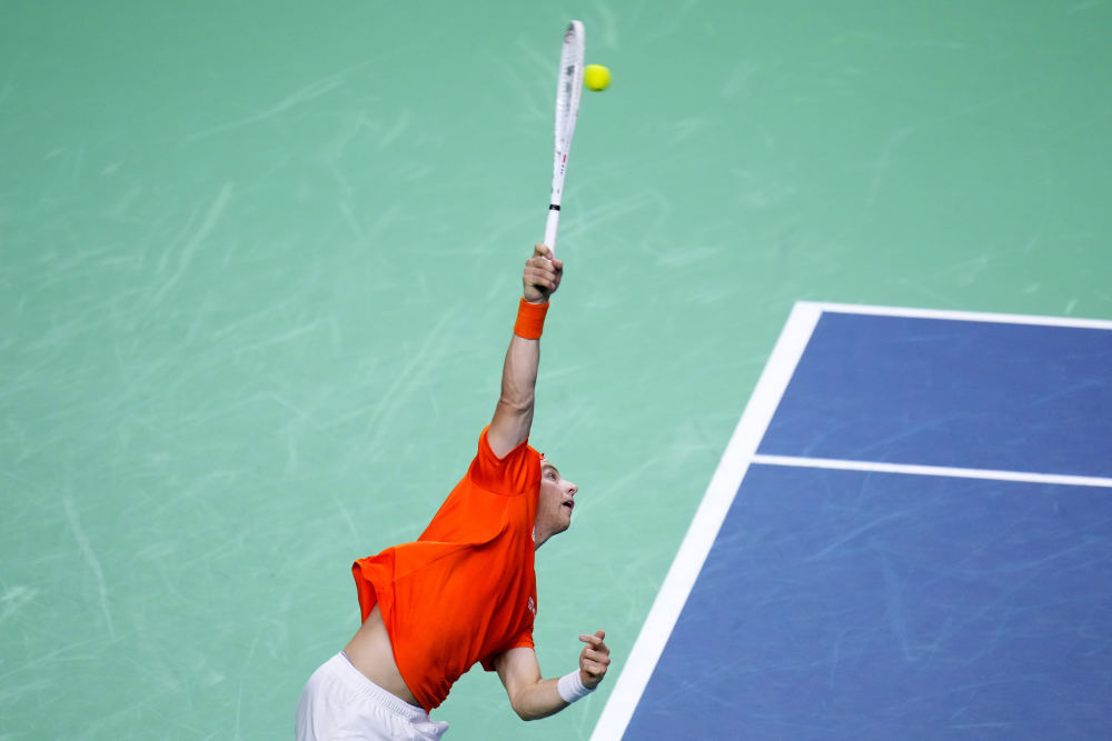 有人举起围 有人举起围